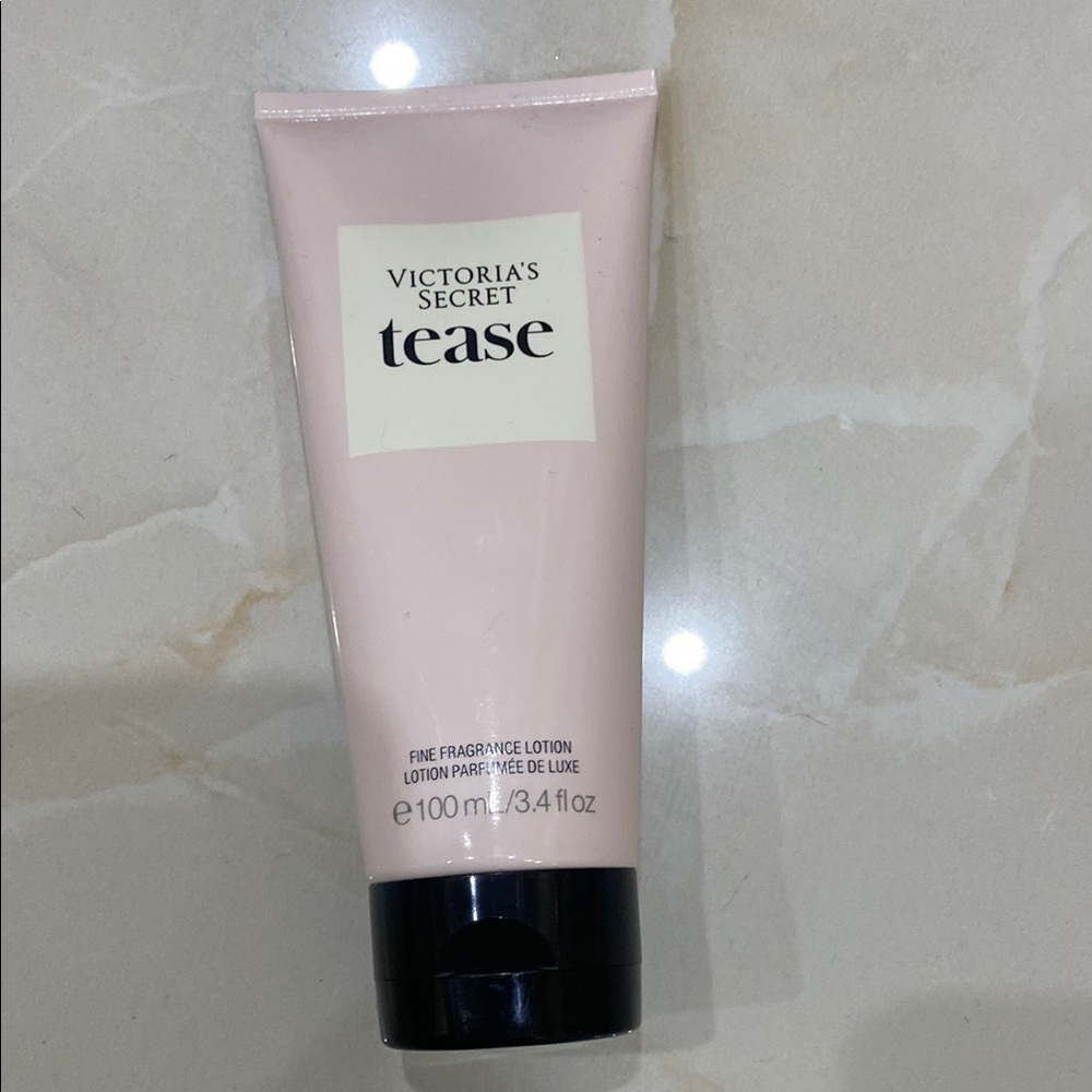 Victoria's Secret Tease Fragrance Lotion - Light Pink